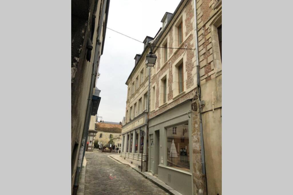 Laon : « Suite Privee Au Pied De La Cathedrale » Bagian luar foto