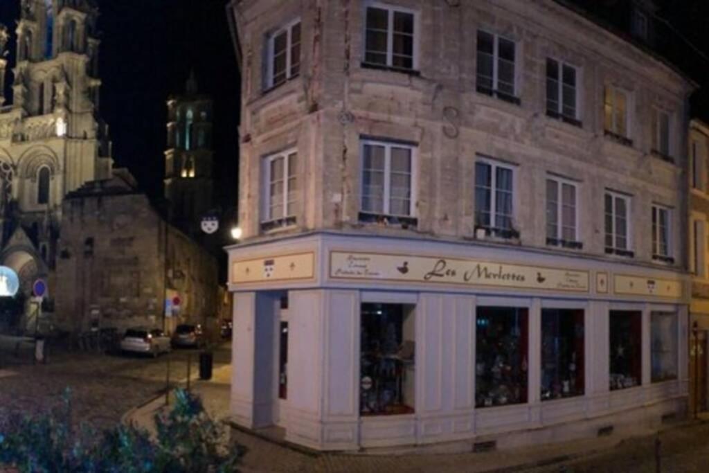 Laon : « Suite Privee Au Pied De La Cathedrale » Bagian luar foto